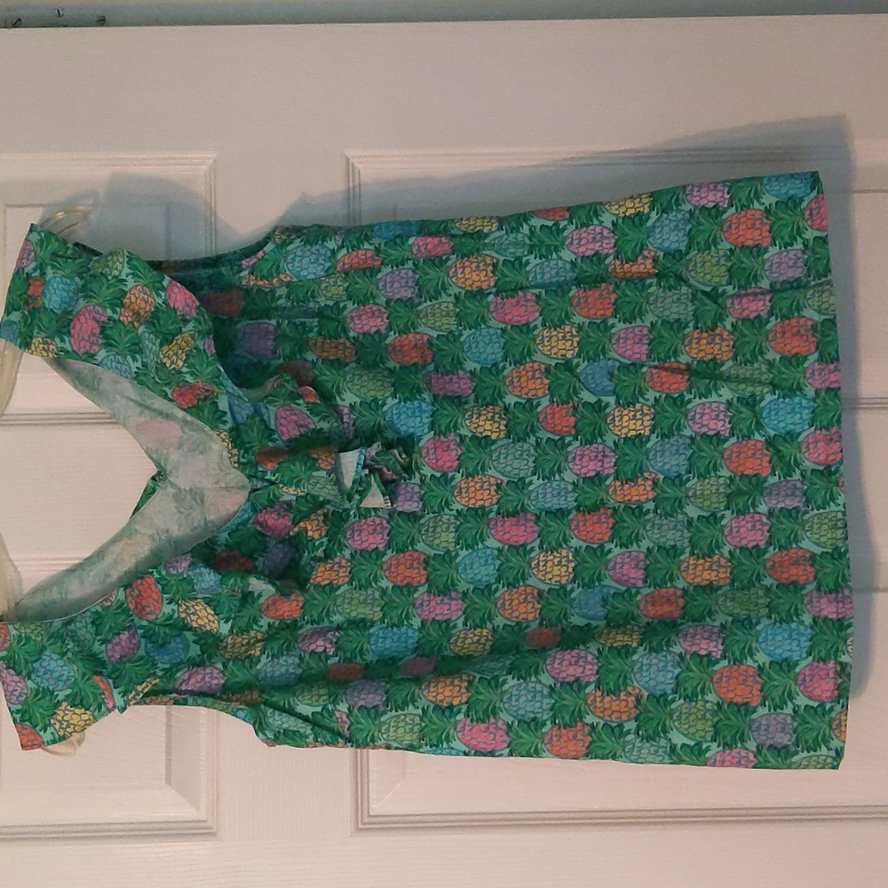 Haley and the Hound Ruffled Pineapple top
